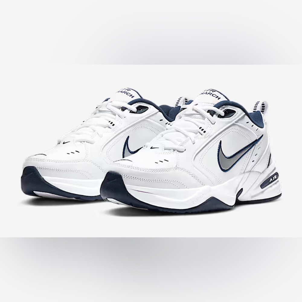 MEN’S Nike Air Monarch IV White and Navy Sneakers, LIKE NEW, Size 10.5